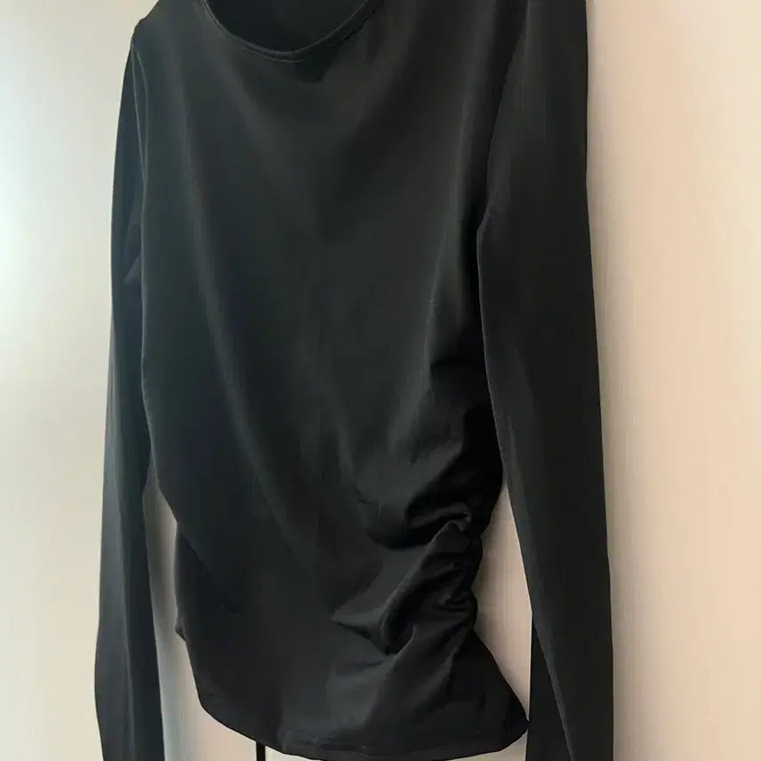[SOLD OUT] 긴팔 티셔츠 블랙/화이트 2장