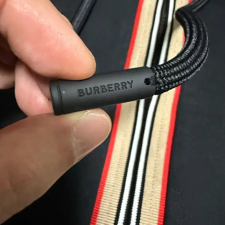 [BUNJANG] Burberry Icon Hooded Zip-Up Black / [L] (105) 버버리 아이콘 후드 집업 블랙
