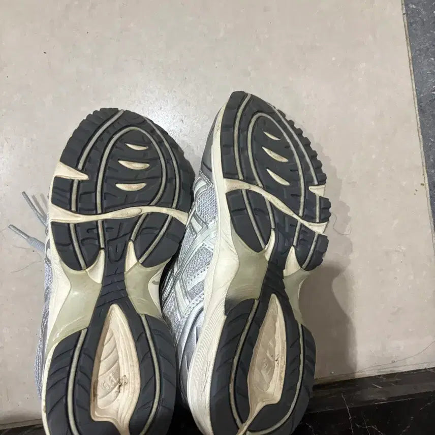 [BUNJANG] Asics Gel 1090 Piedmont Grey Sneakers / 아식스 젤 1090 피드몬트 그레이 235