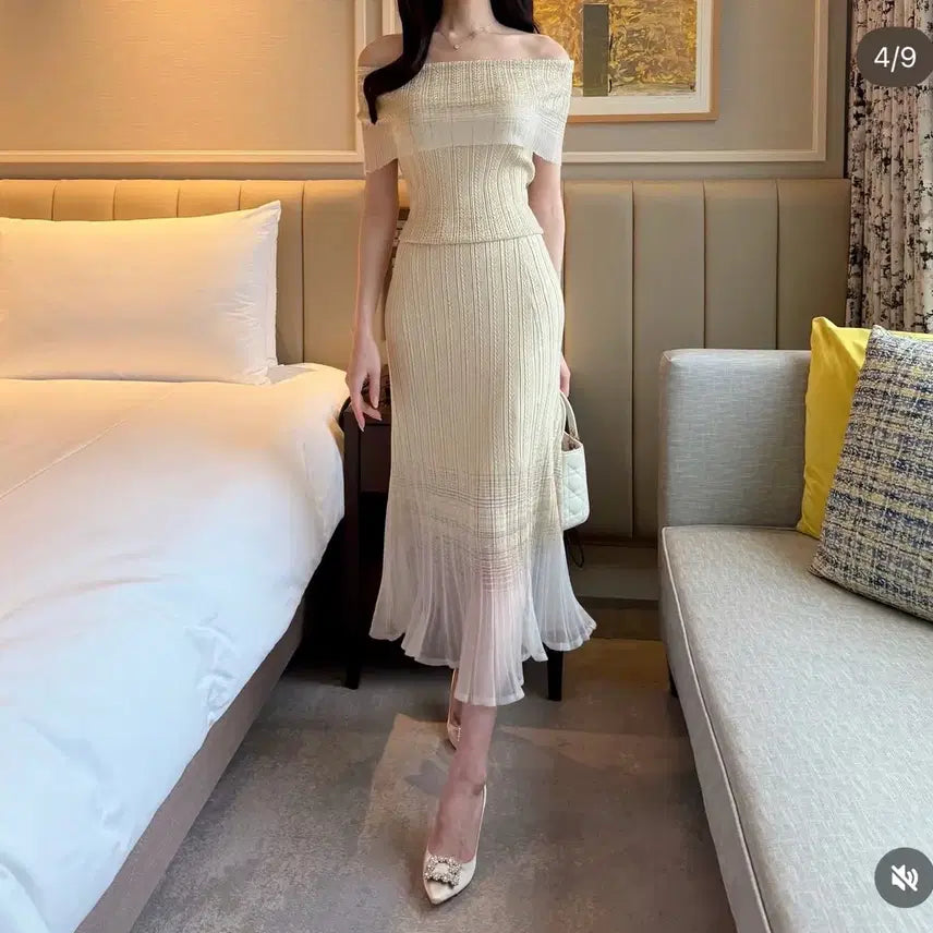 [BUNJANG] Lawson J Off-Shoulder Cubic Two-Piece Set / 수입 로썸제이 오프숄더 큐빅 투피스 셋업