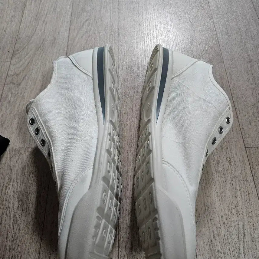 [SOLD OUT] 데상트 신발   아이보리