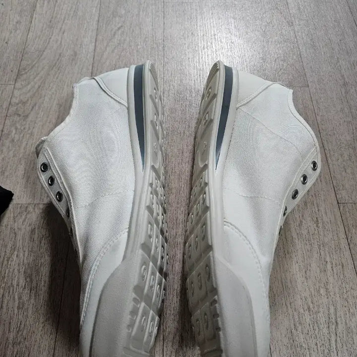 [SOLD OUT] 데상트 신발   아이보리
