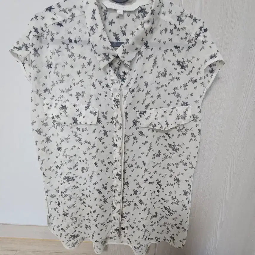 [BUNJANG] VOV Star Print Short Sleeve Blouse / 보브 별무늬 반팔 블라우스
