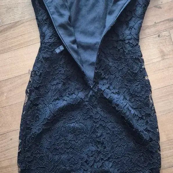 [SOLD OUT] 블랙 레이스 슬리브리스 원피스