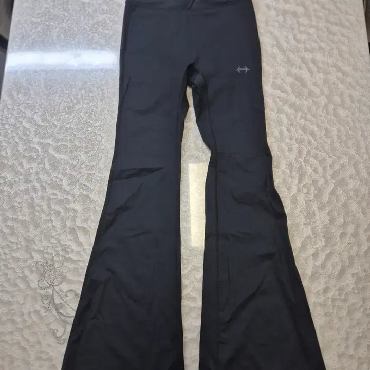 [SOLD OUT] HDEX 부츠컷 레깅스 블랙 M