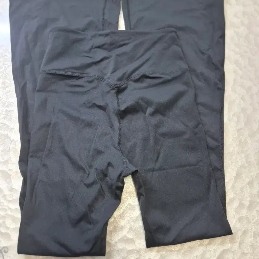 [SOLD OUT] HDEX 부츠컷 레깅스 블랙 M