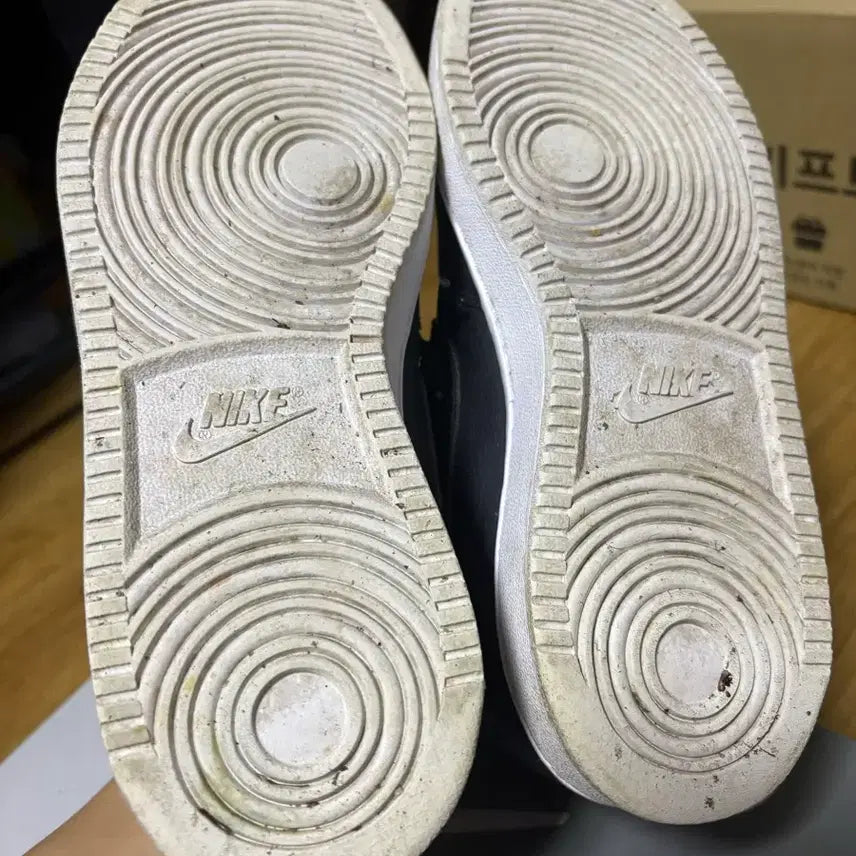 [BUNJANG] Nike Evernon Low Black Sneakers / 나이키 에버논 로우 블랙 245