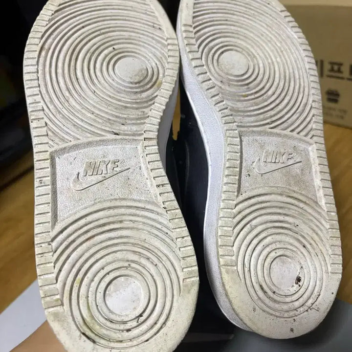 [BUNJANG] Nike Evernon Low Black Sneakers / 나이키 에버논 로우 블랙 245