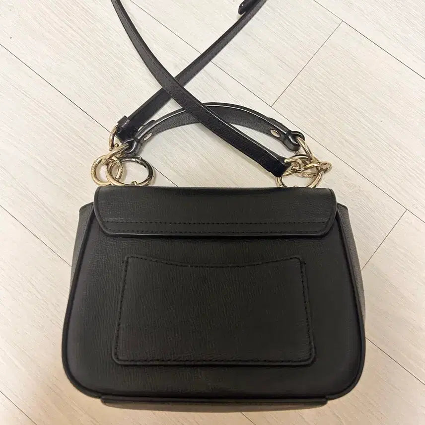 [BUNJANG] Metrocity Mini Crossbody Bag / 메트로시티 미니 크로스백