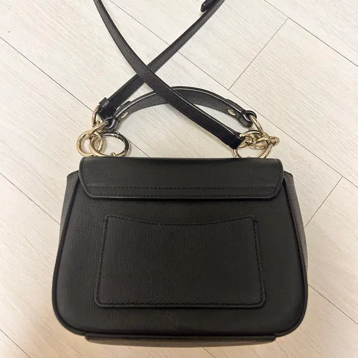 [BUNJANG] Metrocity Mini Crossbody Bag / 메트로시티 미니 크로스백