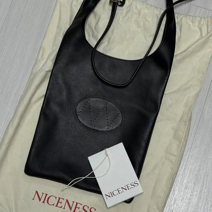 [BUNJANG] NICELESS Lowe Black Shoulder Bag / 나이스네스 lowe 블랙 숄더백