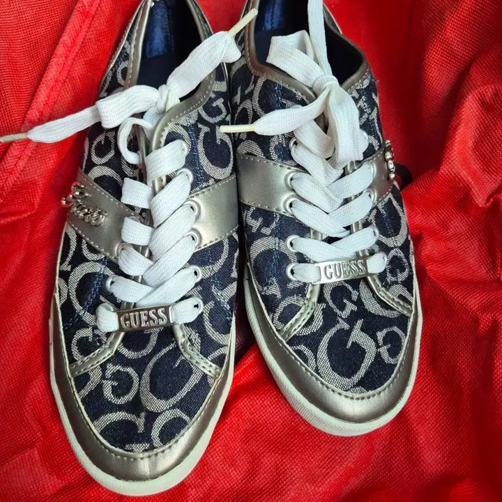 [BUNJANG] Guess Logo Pattern Sneakers / Guess 로고 패턴 스니커즈 운동화