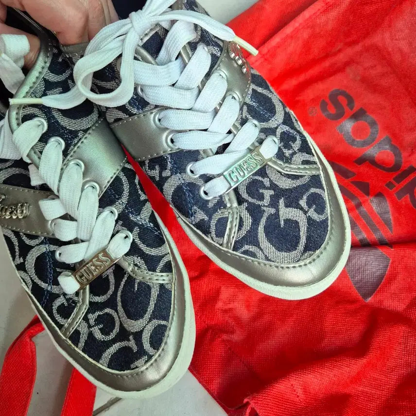 [BUNJANG] Guess Logo Pattern Sneakers / Guess 로고 패턴 스니커즈 운동화