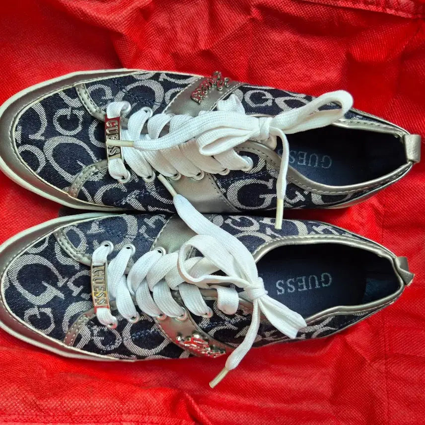 [BUNJANG] Guess Logo Pattern Sneakers / Guess 로고 패턴 스니커즈 운동화