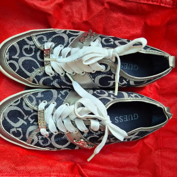 [BUNJANG] Guess Logo Pattern Sneakers / Guess 로고 패턴 스니커즈 운동화