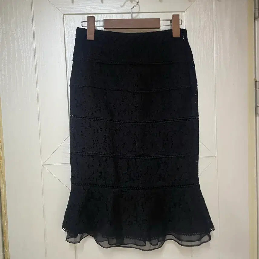 [BUNJANG] Mine Lace Skirt (Size 44) / 마인 스커트(44)