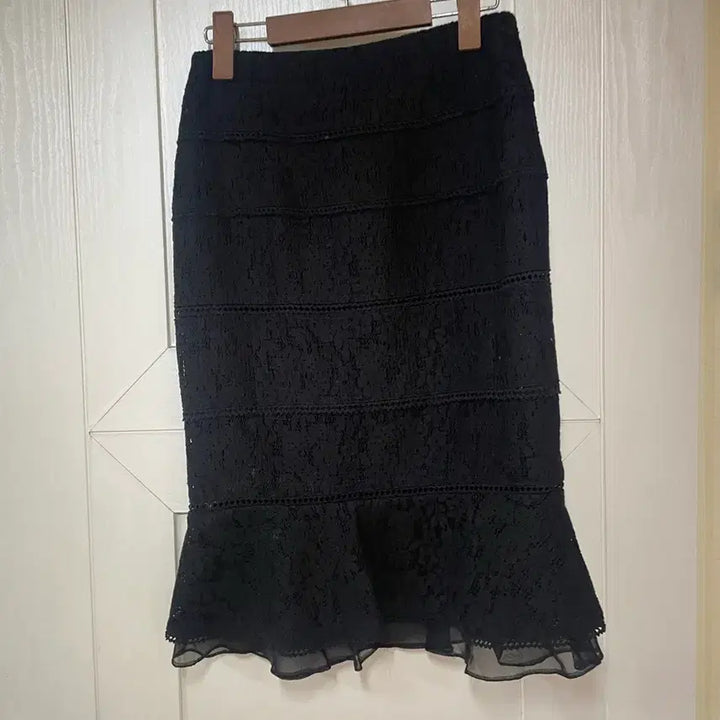 [BUNJANG] Mine Lace Skirt (Size 44) / 마인 스커트(44)