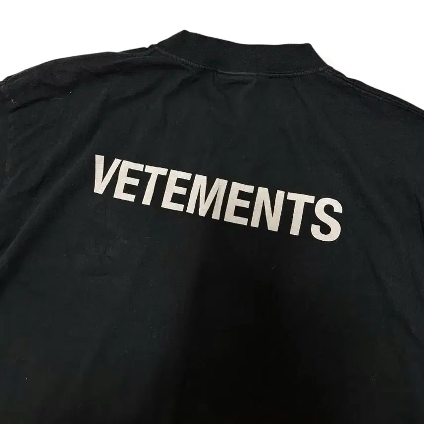 [BUNJANG] VETEMENTS Staff Black T-Shirt / 베트멍 스테프 블랙 반팔 티셔츠