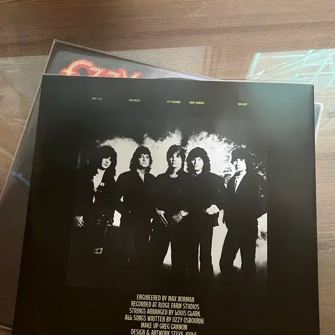 [BUNJANG] Ozzy Osbourne Bark at the Moon LP (European Reissue) / ozzy osbourne 오지 오스본 Bark at the Moon LP