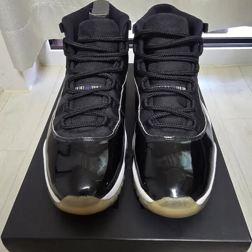 [BUNJANG] Nike Air Jordan 11 Space Jam Sneakers / 나이키 에어조던11 스페이스잼 300사이즈