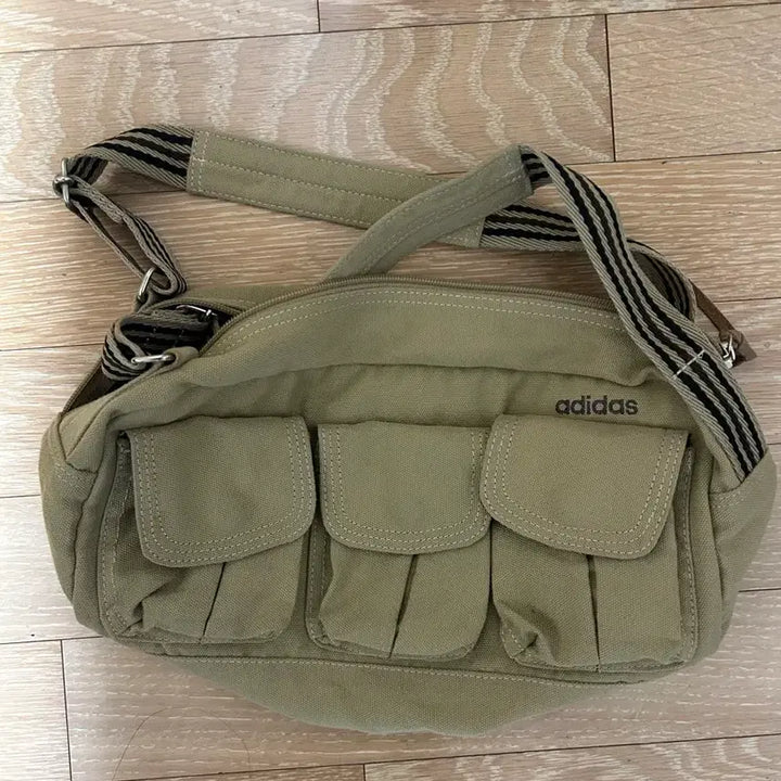 [BUNJANG] Vintage Adidas Shoulder Bag Khaki / 빈티지 아디다스 숄더백