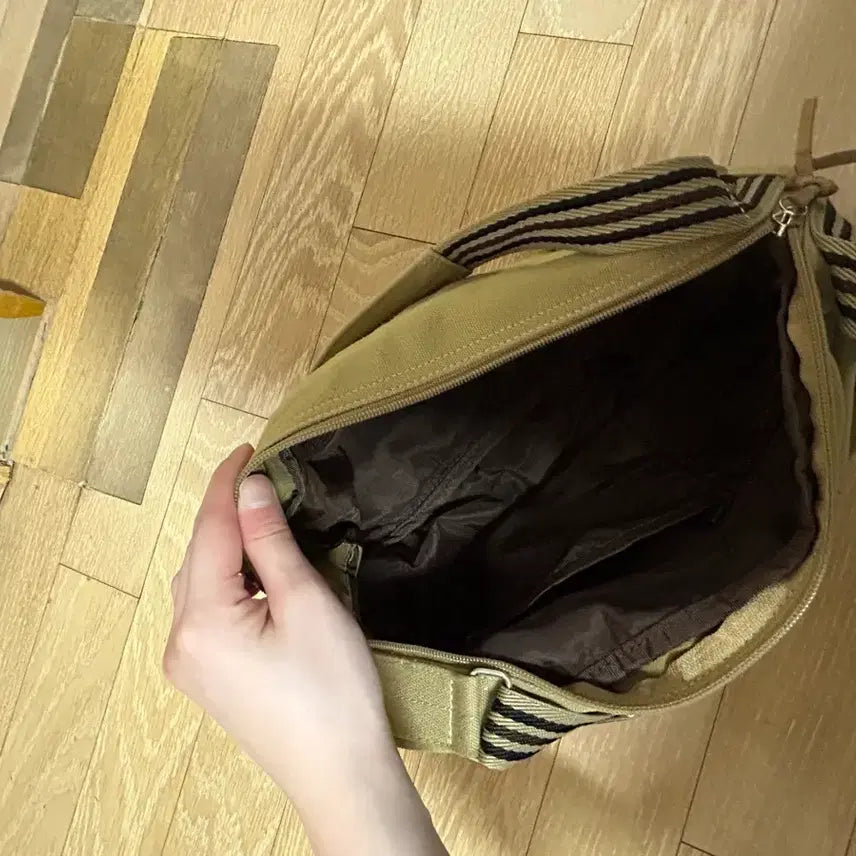 [BUNJANG] Vintage Adidas Shoulder Bag Khaki / 빈티지 아디다스 숄더백