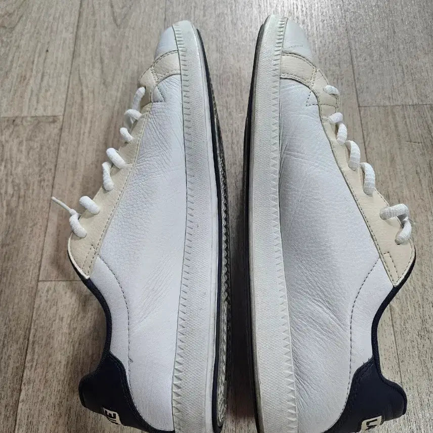 [BUNJANG] Lacoste White Sneakers UK8 / 라코스테 흰색 스니커즈 운동화 UK8