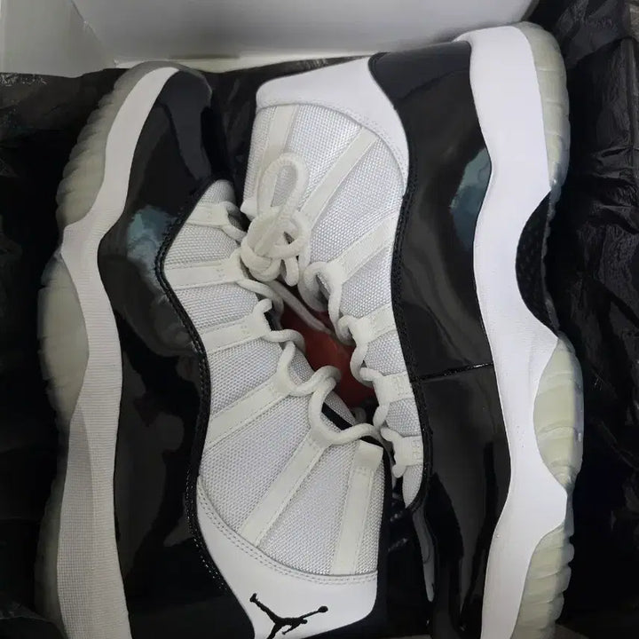 [BUNJANG] Nike Air Jordan 11 Concord Sneakers / 나이키 에어조던11 콩코드 300사이즈