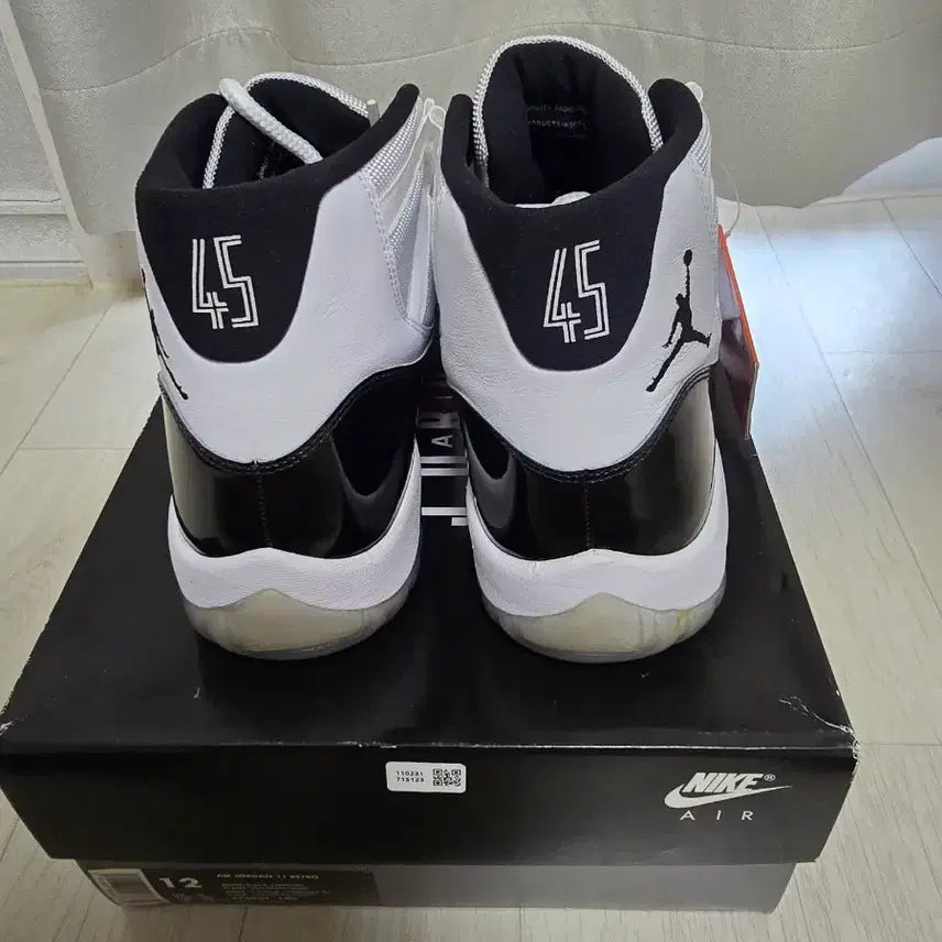 [BUNJANG] Nike Air Jordan 11 Concord Sneakers / 나이키 에어조던11 콩코드 300사이즈
