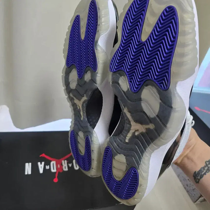 [BUNJANG] Nike Air Jordan 11 Concord Sneakers / 나이키 에어조던11 콩코드 300사이즈