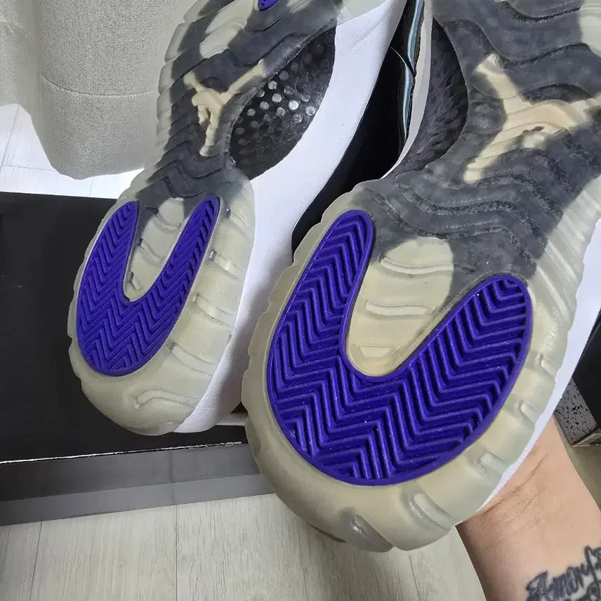 [BUNJANG] Nike Air Jordan 11 Concord Sneakers / 나이키 에어조던11 콩코드 300사이즈