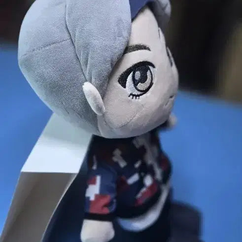 [BUNJANG] BTS V Limited Edition Doll (Sealed) / 방탄소년단 V 인형 (미개봉) 리미티드 한정판