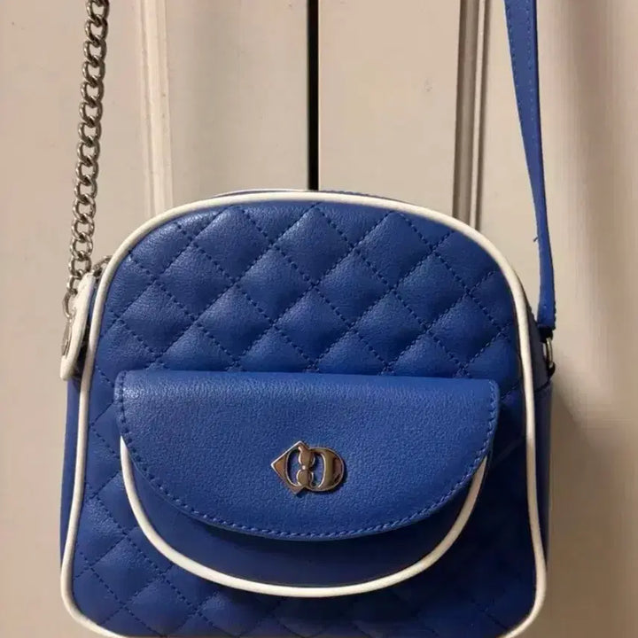 [BUNJANG] LUCKY CHOUETTE Quilted Crossbody Bag / 럭키슈에뜨 크로스백