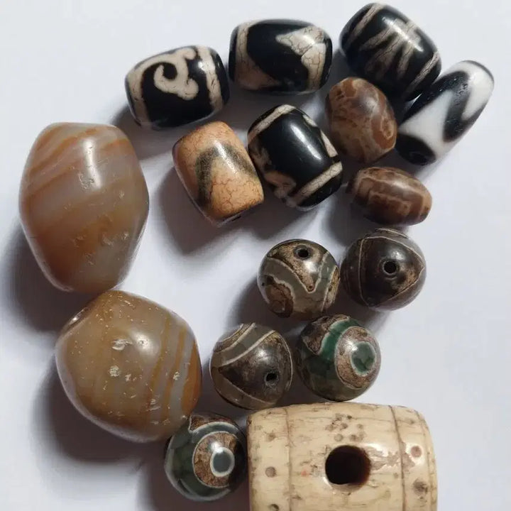 [BUNJANG] Antique Collection of Tibetan Dzi Beads (16 Beads) / 디벳천주모음16개