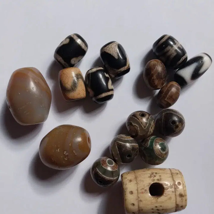 [BUNJANG] Antique Collection of Tibetan Dzi Beads (16 Beads) / 디벳천주모음16개