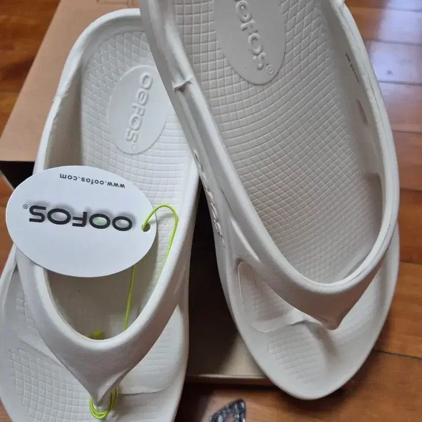 [BUNJANG] OOFOS Original Eggnog Chalk Sandals / OOFOS 우포스 오리지널 에그녹  초크230 240 250새상품