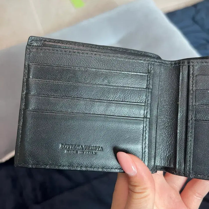 [BUNJANG] Bottega Veneta Black Bi-fold Wallet / 보테가베네타 블랙 반지갑