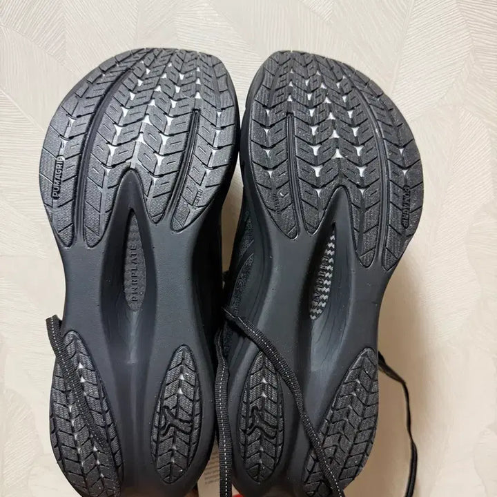 [SOLD OUT] 푸마 디비에이트 나이트로4