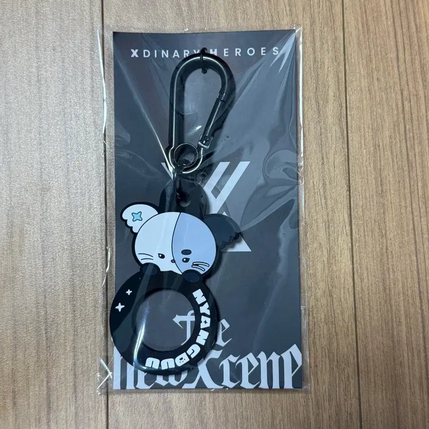 [BUNJANG] Xdinary Heroes Japan Concert MD Bottle Holder / 엑스디너리히어로즈 엑디즈 일본콘 엠디 굿즈 물병홀더 보틀홀더 정수 냥듀