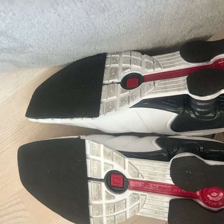 [BUNJANG] Nike Martin Rose Shox MR4 White Sneakers / 295 나이키 x 마틴 로즈 샥스 mr4 화이트