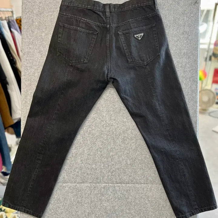 [BUNJANG] Prada Classic Fit Black Denim Pants Size 32 / 프라다 클래식핏 블랙 데님 팬츠 32 (1회 시착 새상품급)