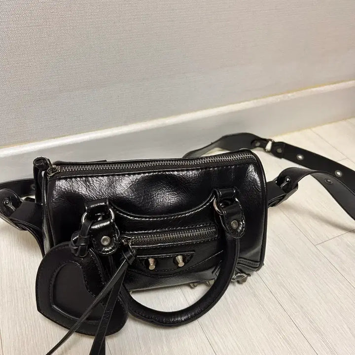 [BUNJANG] Wonderplace Crossbody Bag / 원더플레이스 크로스백