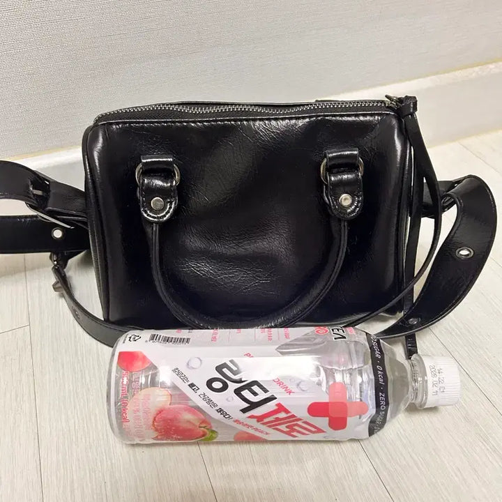 [BUNJANG] Wonderplace Crossbody Bag / 원더플레이스 크로스백