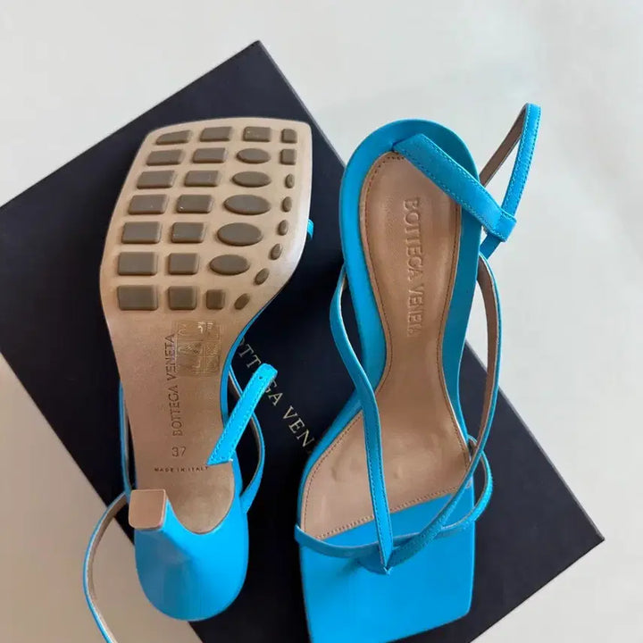 [BUNJANG] Bottega Veneta Blue Strap Sandals / 보테가 베네타 블루 스트랩 샌들 37(235)