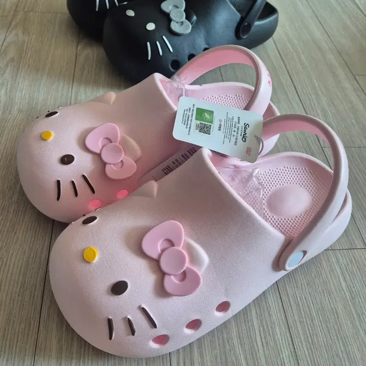 [SOLD OUT] 산리오 헬로키티 크록스모양 슬리퍼 샌들 핑크 250