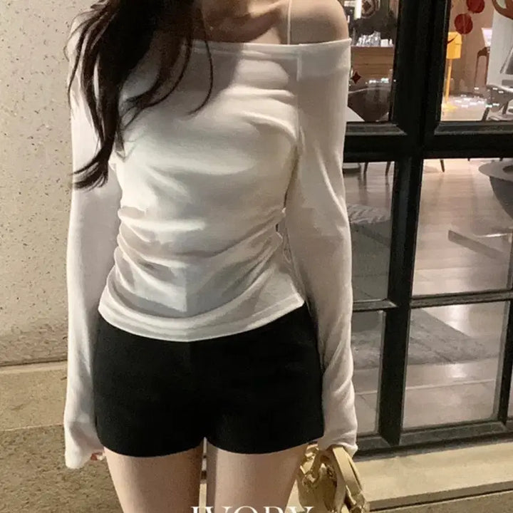 [BUNJANG] FABBIE Rina One-Shoulder Shirring T-Shirt Ivory / 퍼빗 리나 언발 오프숄더 셔링티 아이보리 새상품