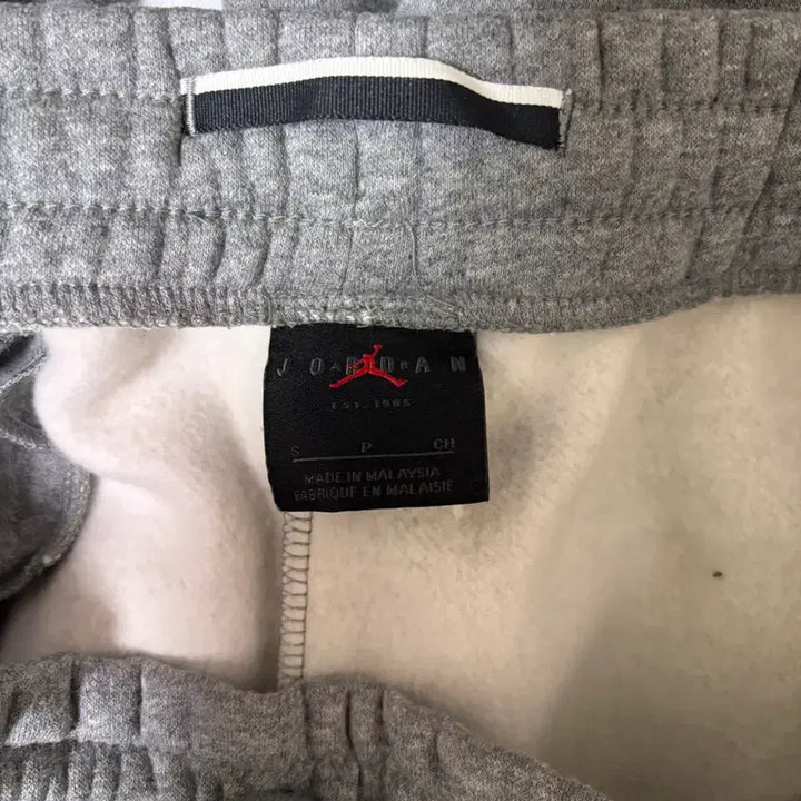[BUNJANG] Nike Jordan DNA Jumpman Sweat Pants (S) - Gray / [한정판] 나이키 조던 DNA 점프맨 스웨트 팬츠 S 그레이