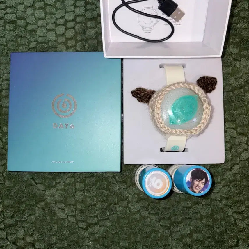 [BUNJANG] Day6 Made Watch Ver. 1 + E.Day6 Official Stamp Set / 데이식스 day6 공식 마데워치 1 + 에데식 공식굿즈 스탬프 도장