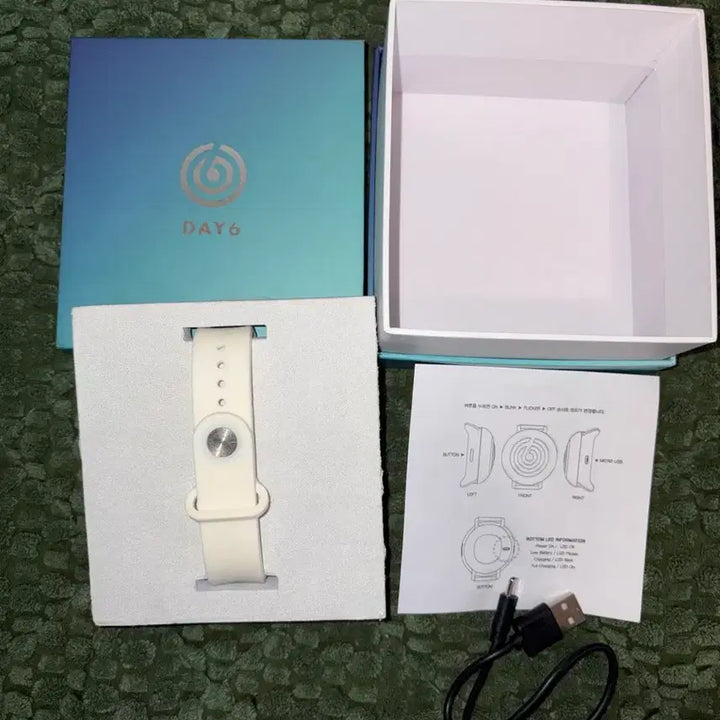 [BUNJANG] Day6 Made Watch Ver. 1 + E.Day6 Official Stamp Set / 데이식스 day6 공식 마데워치 1 + 에데식 공식굿즈 스탬프 도장