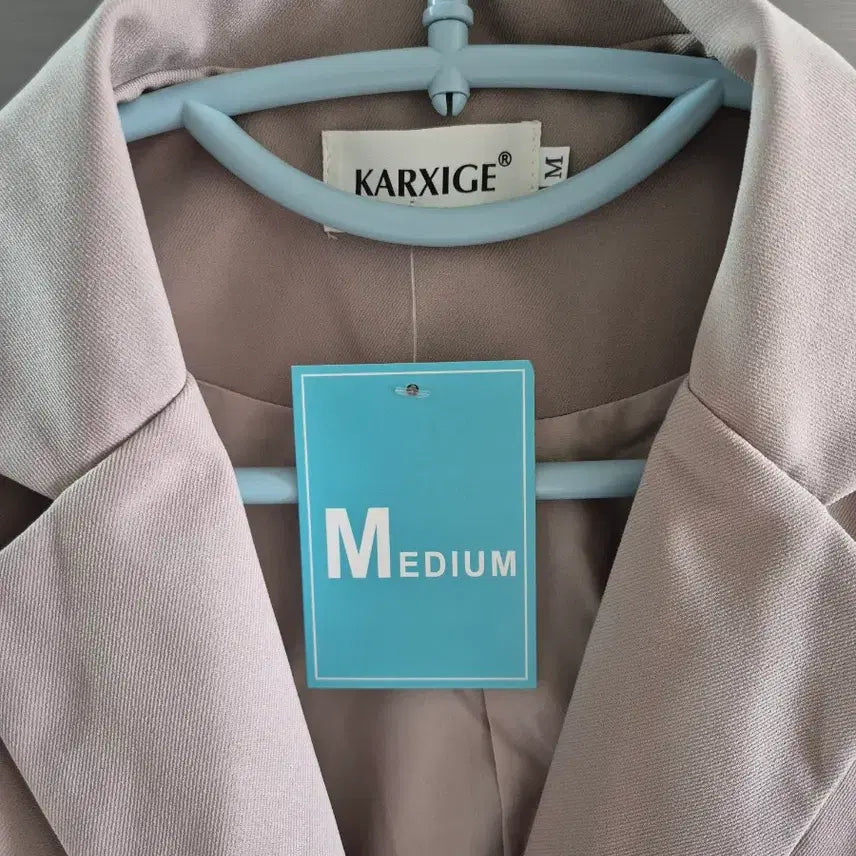 [BUNJANG] Beige Cropped Jacket (Size 55) / KARXIGE 베이지색 크롭/ 숏 자켓 55